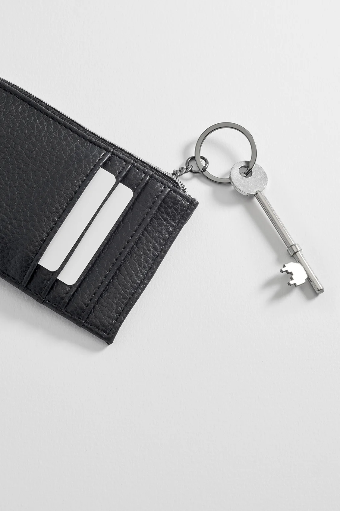 Men's Zipped Card Holder - Image 4