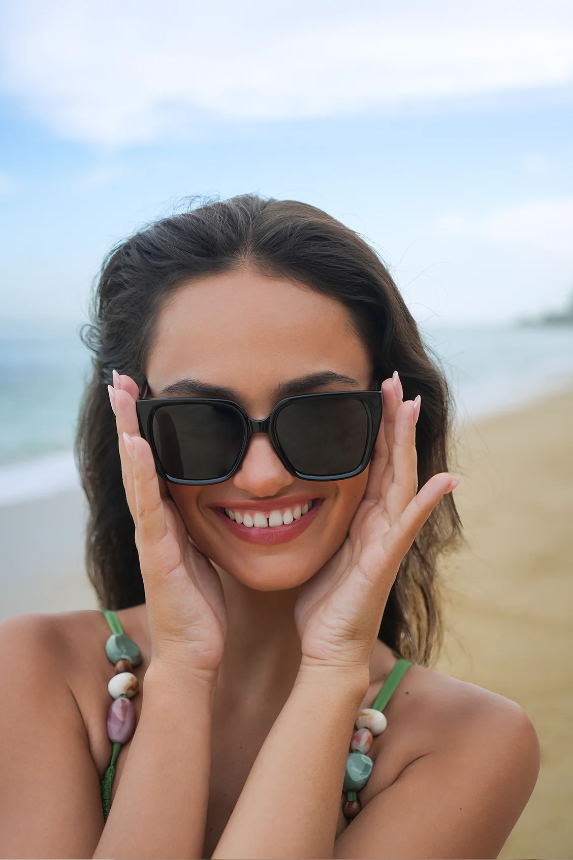 Black Milan Square Women’s Sunglasses - Image 5
