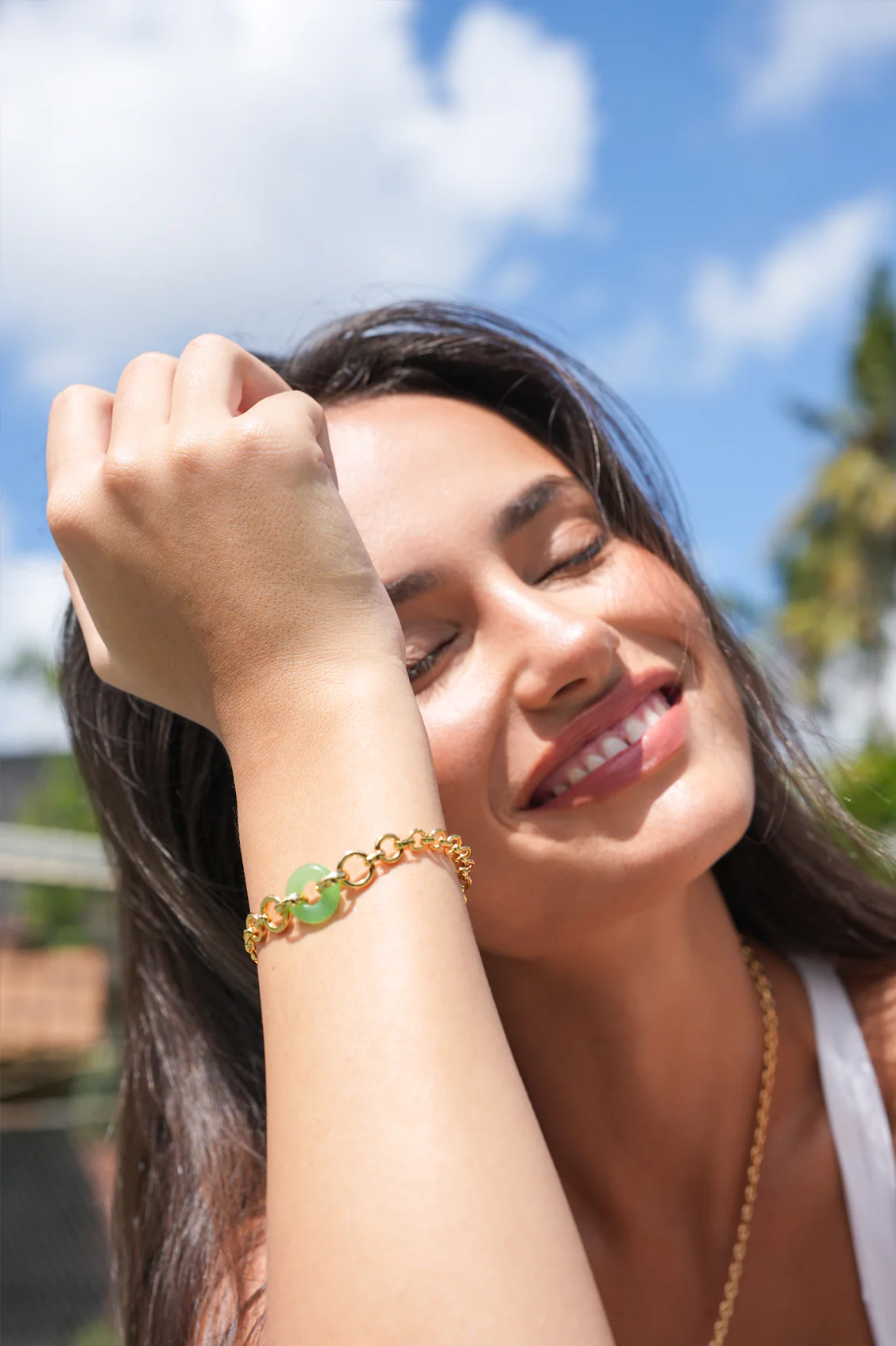 Green Quartz Graduated Link T-Bar Bracelet - Image 2