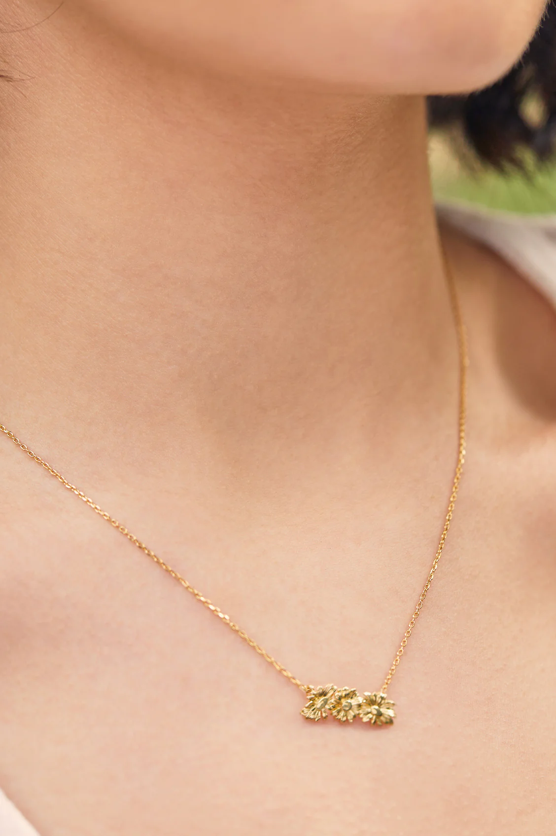 Trio Daisy Necklace - Image 4