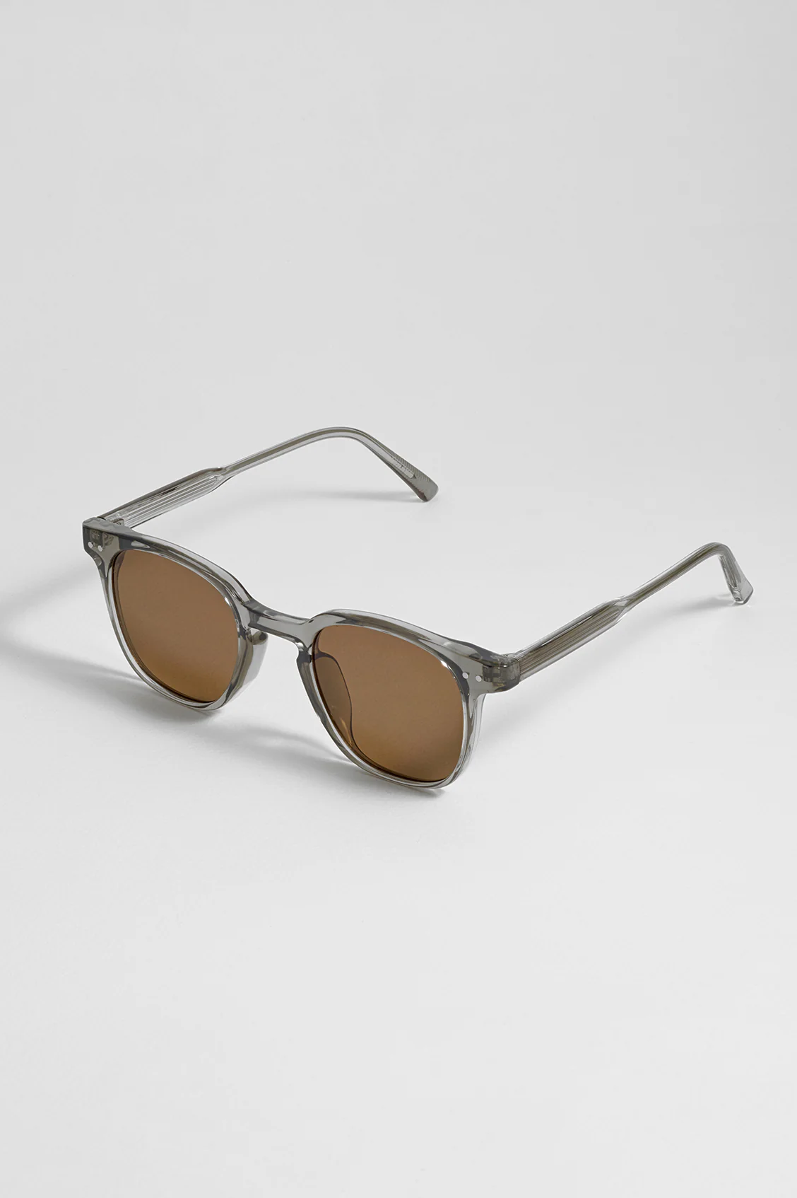 Transparent Grey Lima Wayfarer Unisex Sunglasses - Image 4