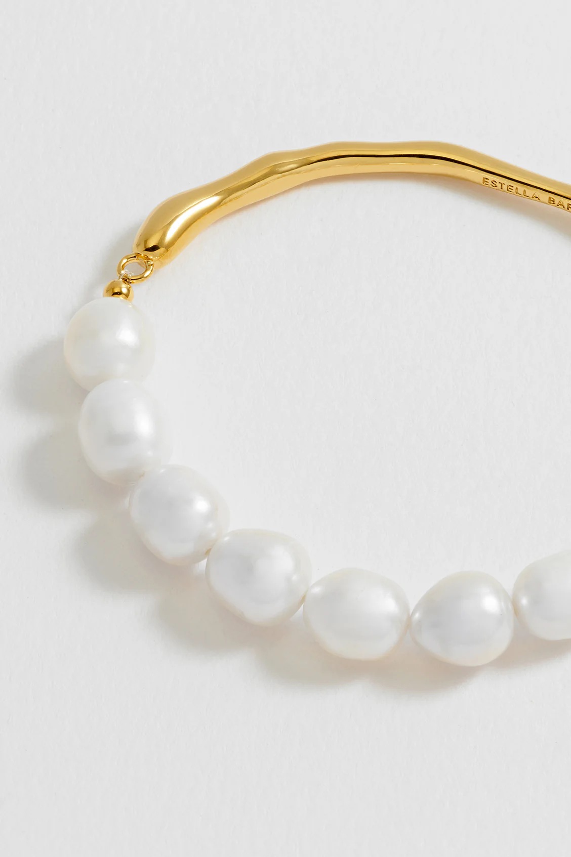 Molten Gold and Baroque Pearl Bangle Bracelet - Image 4