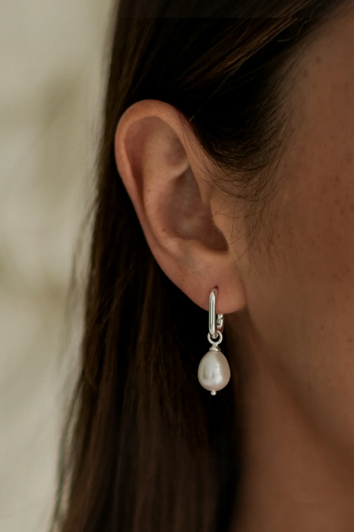 Pearl Drop Link Earrings - Image 5