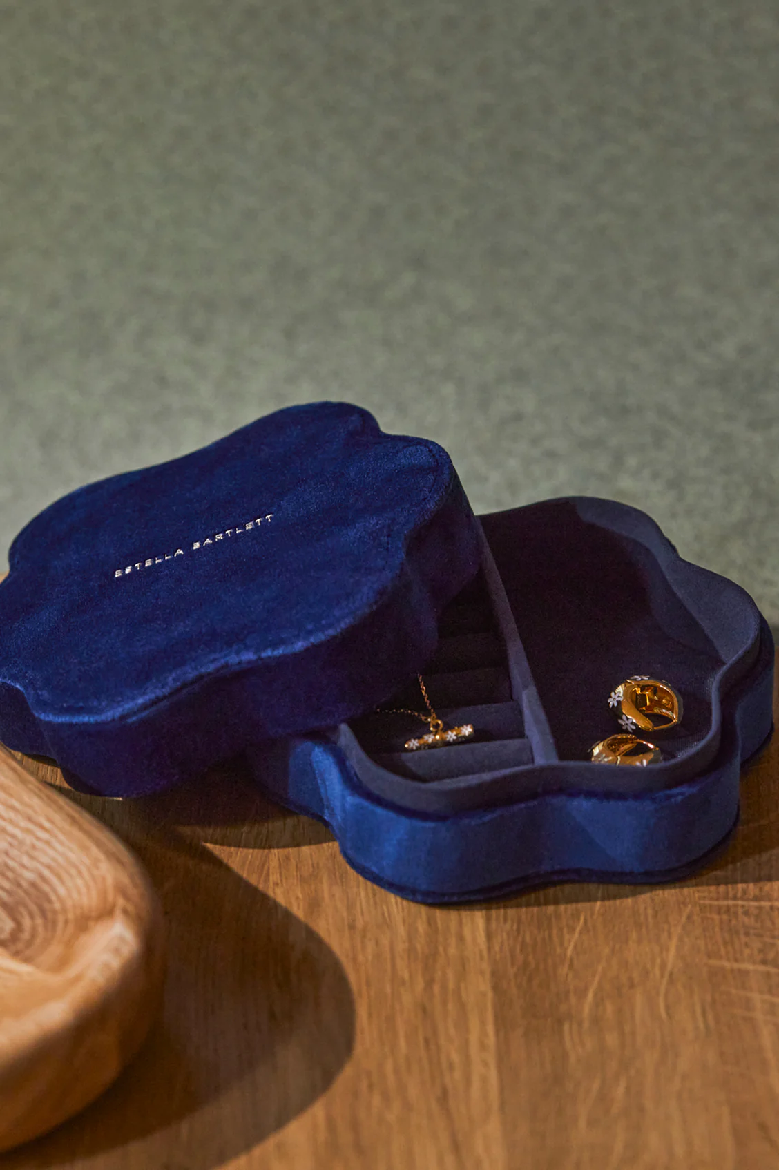 Wavy Jewellery Box - Image 2